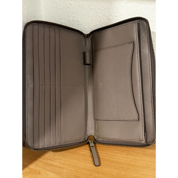 Kate Spade New York Bixby Place Neda Patent Leather Zip Around Wallet Hare Grey - Picture 7 of 8